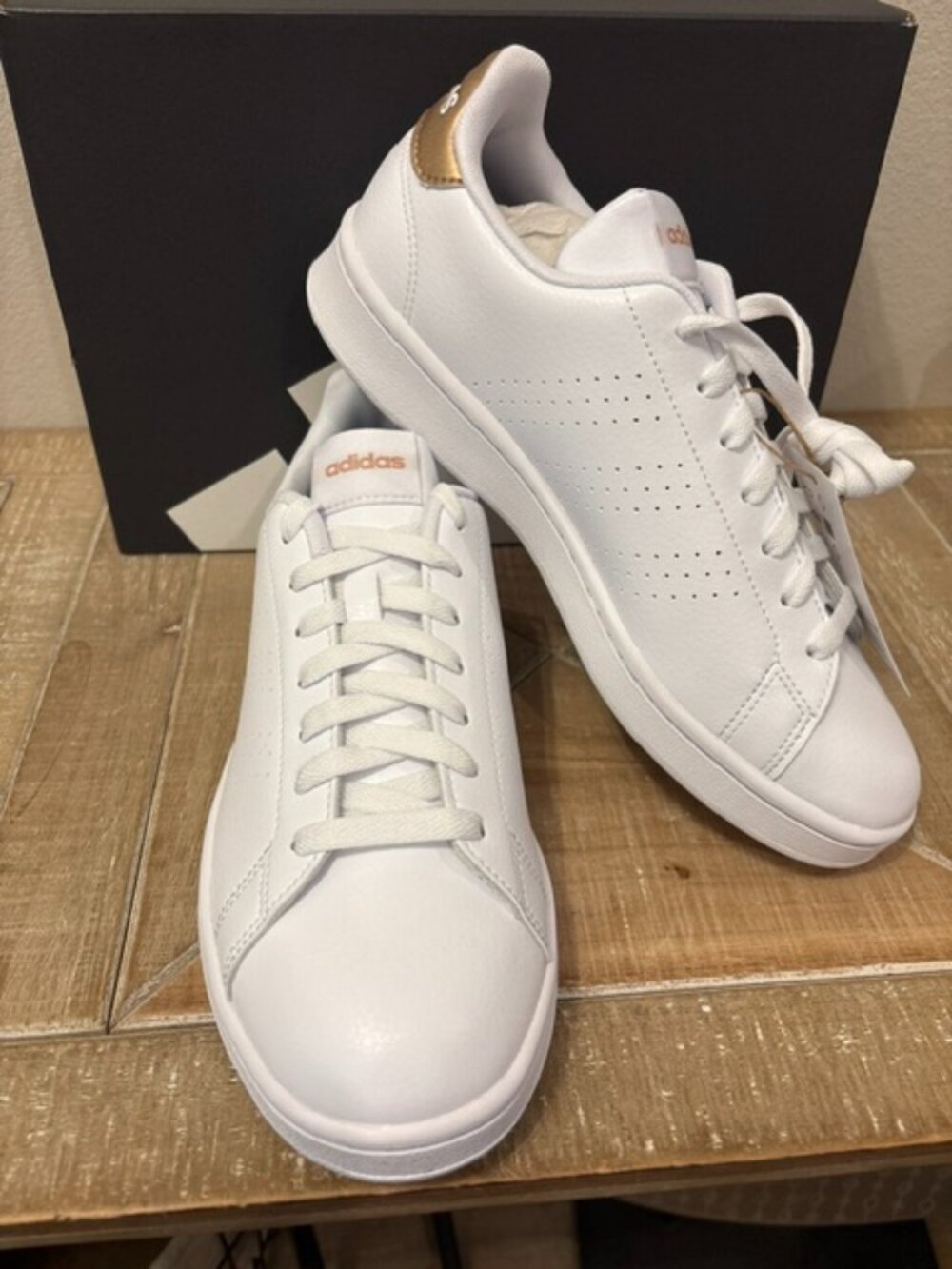 NEW Adidas Advantage Sneakers Cloud White Copper Metal Women’s Multiple Sizes